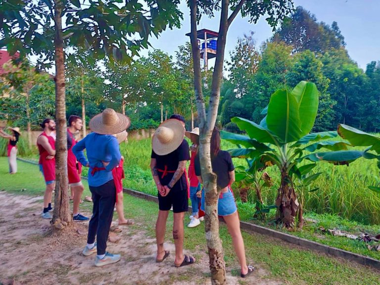 Group learning about sustainable agriculture