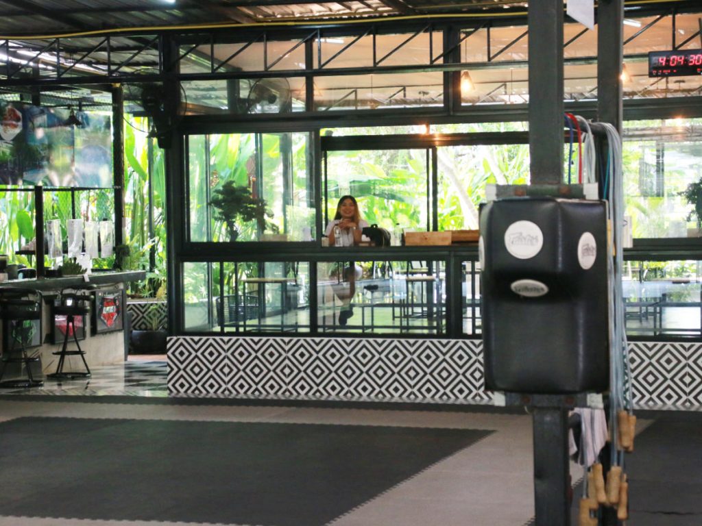 Restaurant and smoothie bar on campus