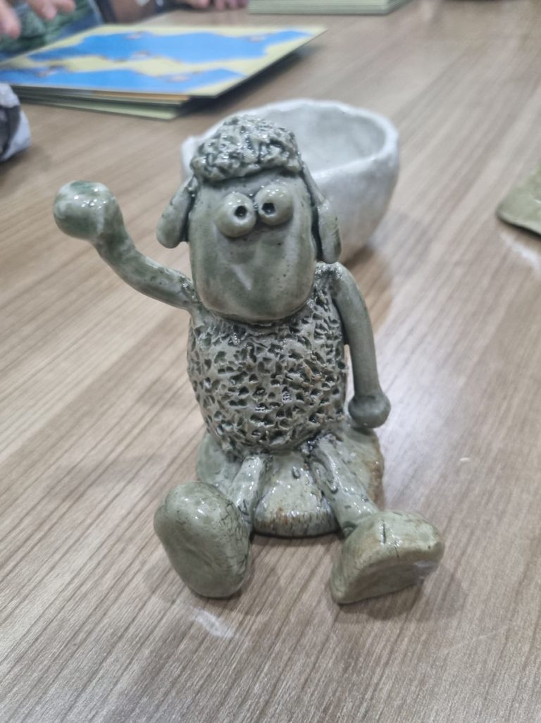 Client shapes favorite figure