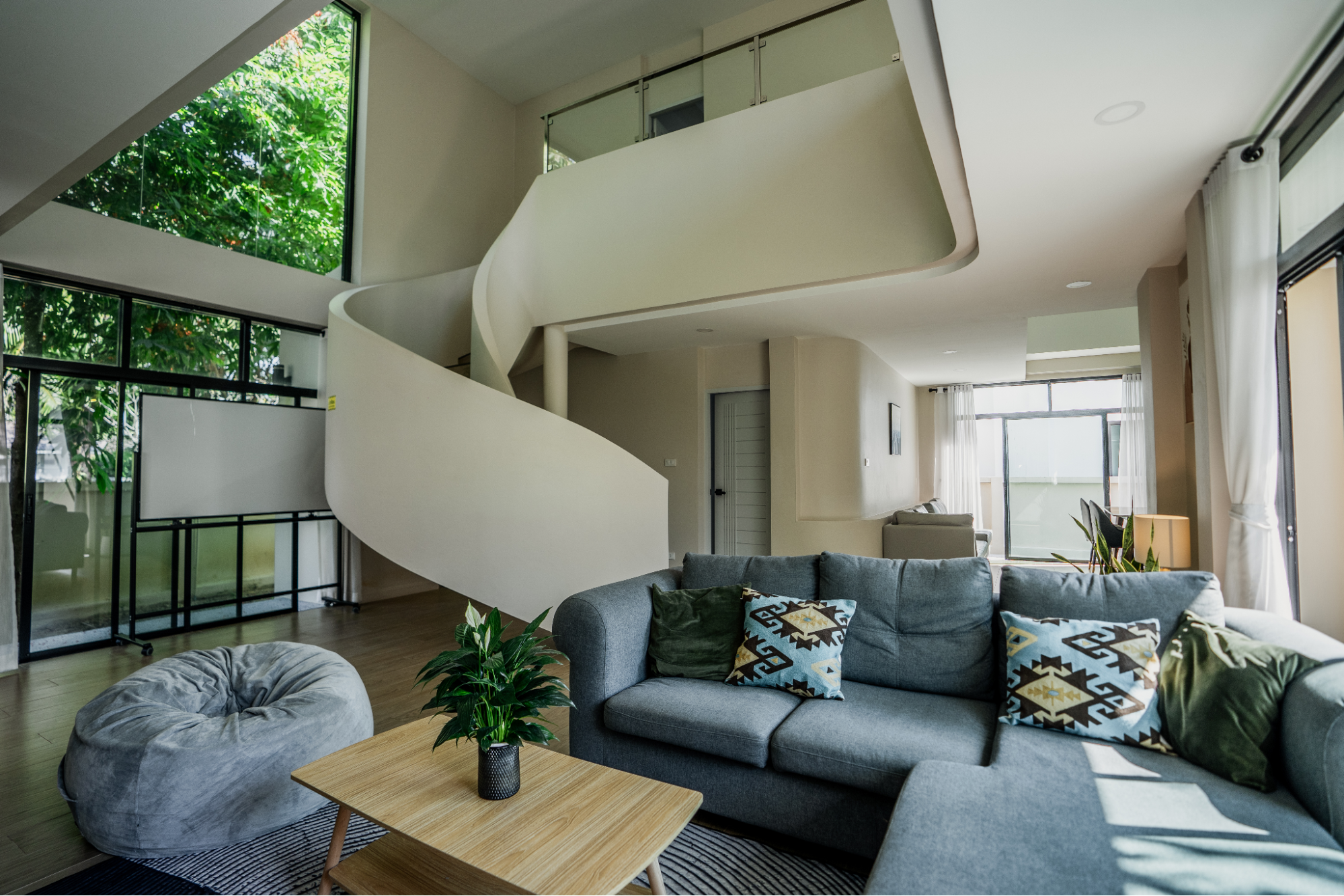 Modern living area at One Step benzodiazepine addiction treatment center